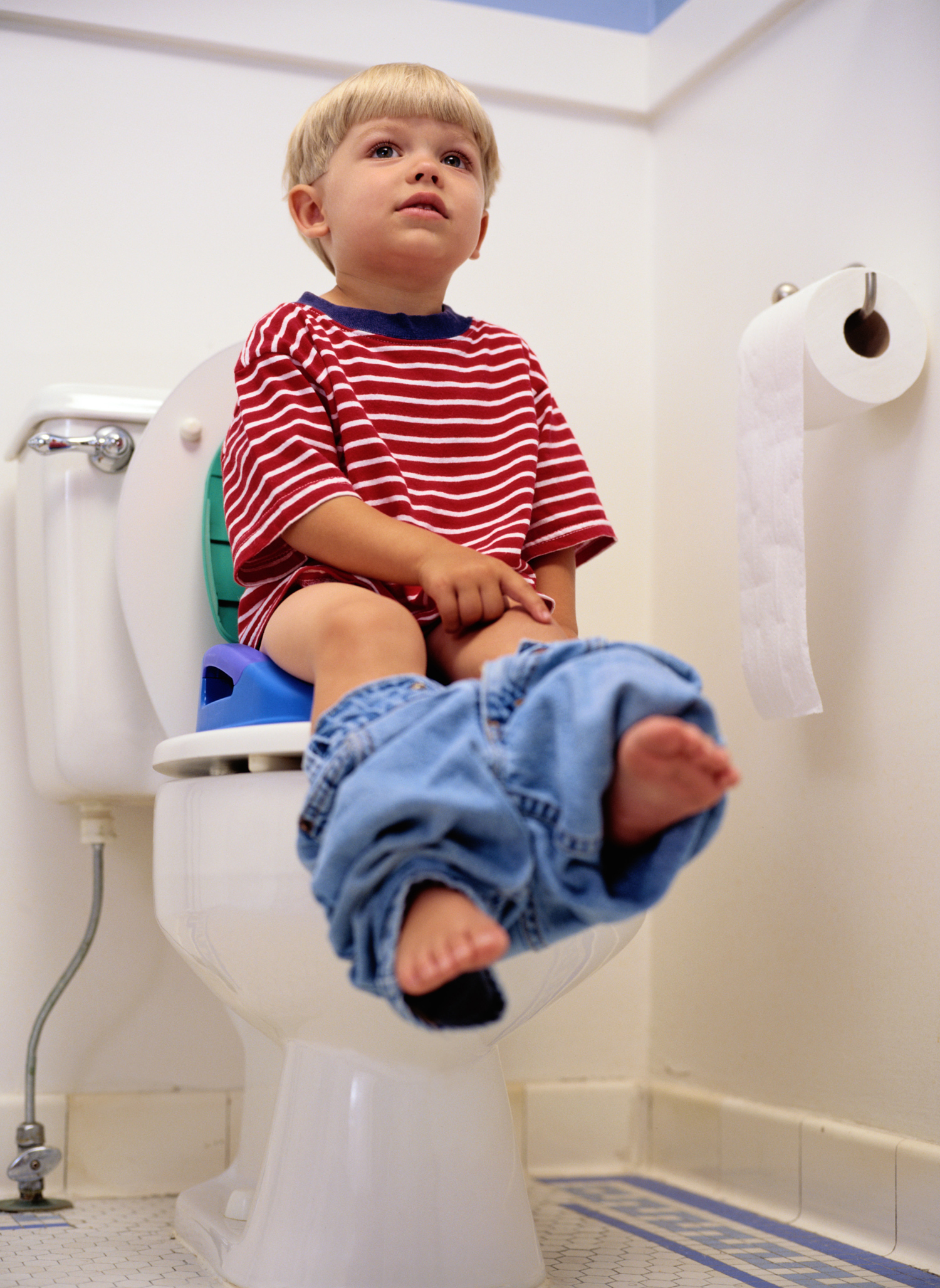 Хожу по маленькому. Мочеиспускание у детей. Туалет для мальчиков. Мальчик на унитазе. Горшок для мальчика.