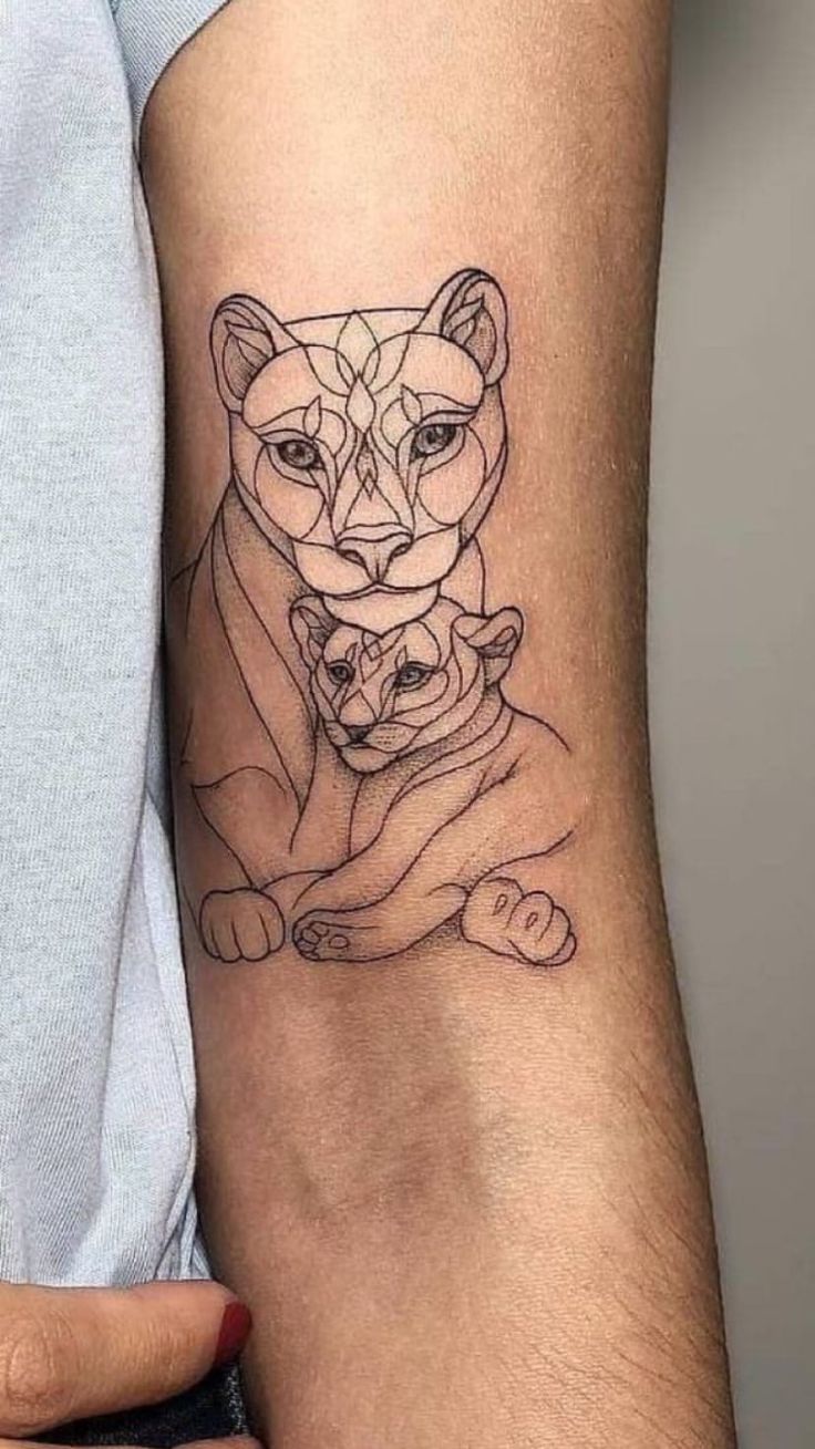 Татуировка львица